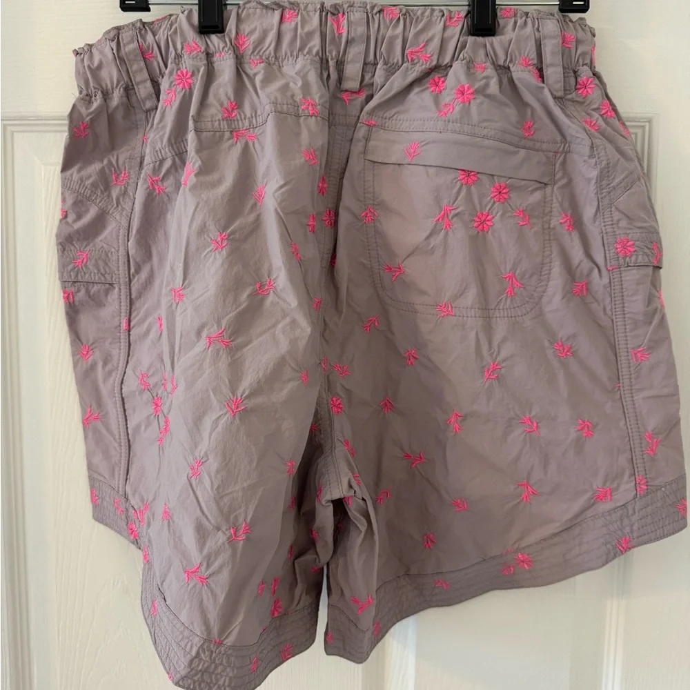 Free People Movement In The Wild Pink Floral Shorts embroidered, Size Large NWT - Picture 5 of 6